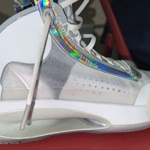 Jordan great conditions only worn on the court 3 times. No flaws.